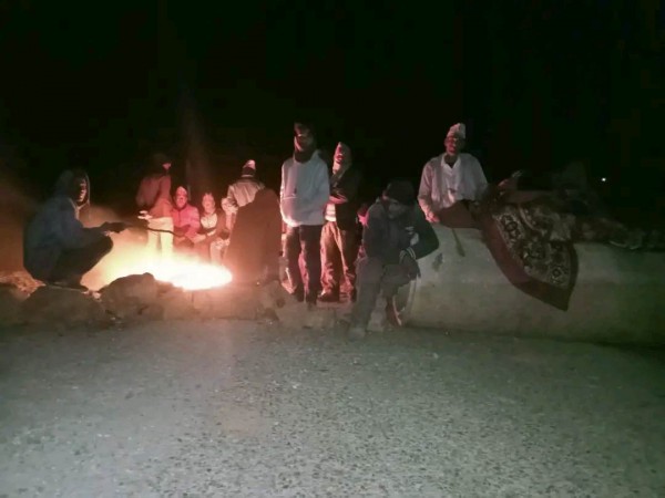 मेलौली अस्पताल विवाद : तीन दिनदेखि यातायात बन्द,रातभर जाग्राम बसेर आन्दोलन